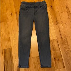 Lee’s Pull On Sculpting Skinny Jeans